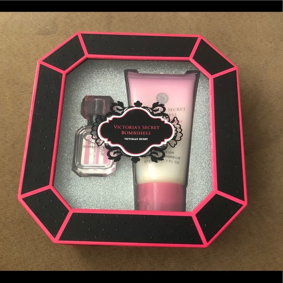 Victoria’s Secret Bombshell Gift Set - Picture 1 of 3